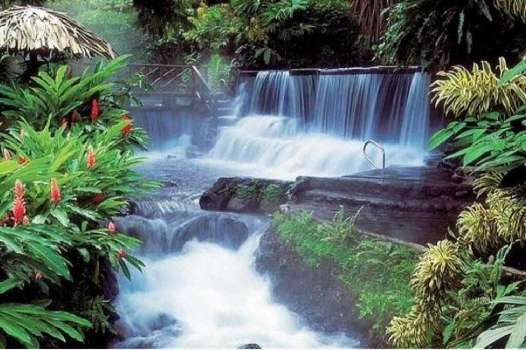Elegant Villa In La Fortuna With Spacious Backyard Plus Very Private Pool & Parking Exterior photo