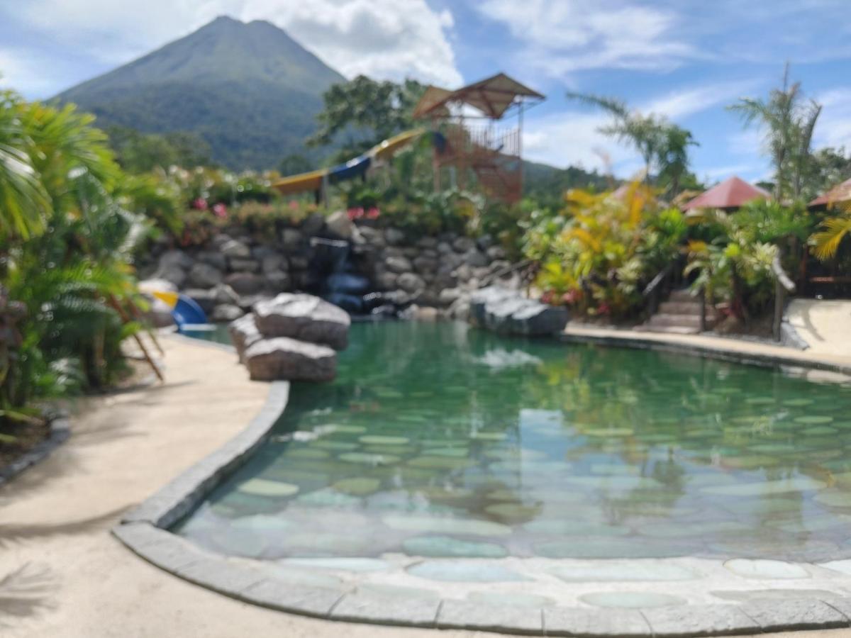 Elegant Villa In La Fortuna With Spacious Backyard Plus Very Private Pool & Parking Exterior photo